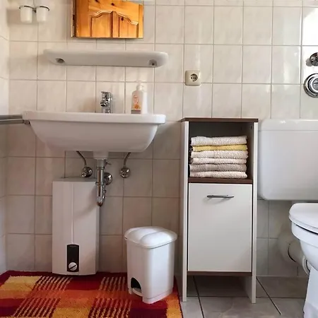 Geraeumige Fuer Bis Zu 6 Personen M. Ausblick! דירה מכרניך